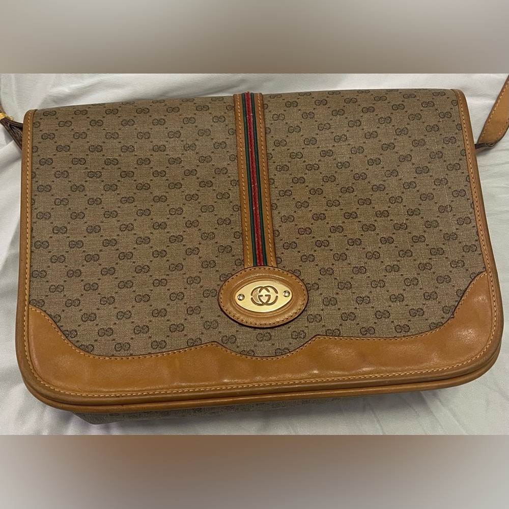 Gucci Microguccisimma Sherry Line shoulder bag beige. Pre loved.